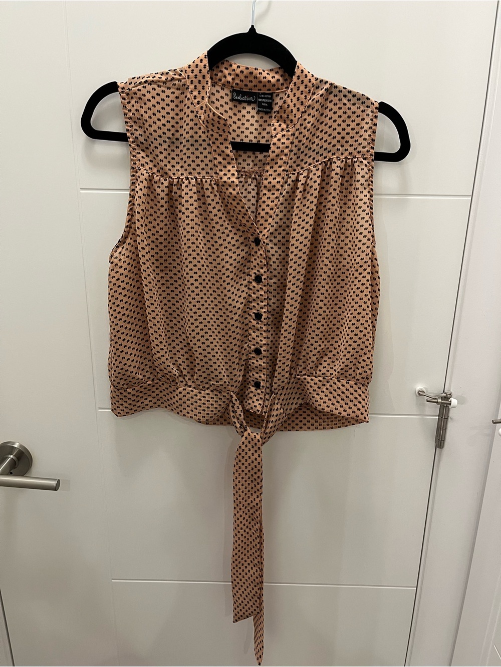 Seduction Peach/Tan Polka Dot Tie-Front Sleeveless Top Large